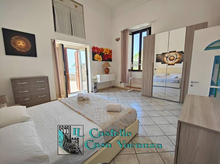 Il Castello Casa Vacanza Салерно Экстерьер фото