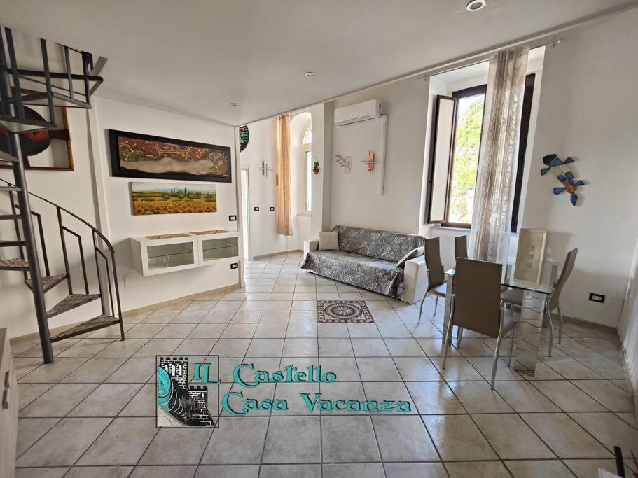 Il Castello Casa Vacanza Салерно Экстерьер фото